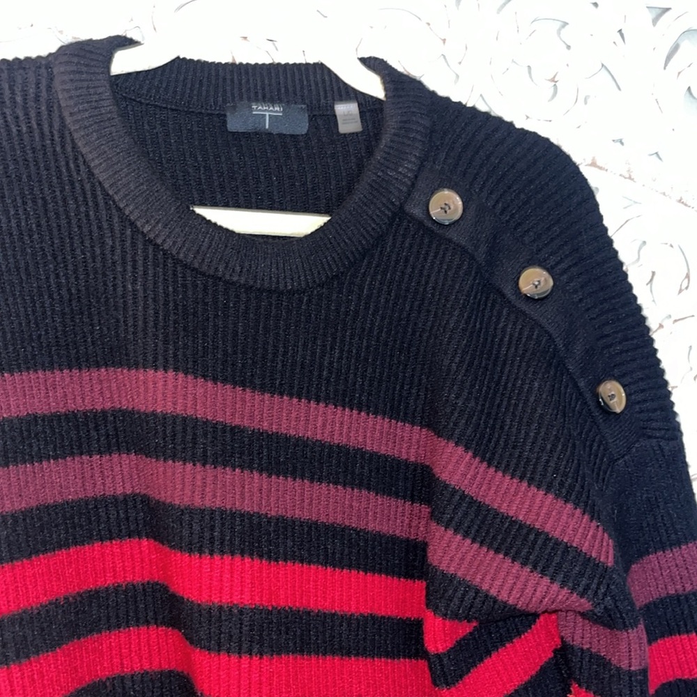 T Tahari Black Crew neck Super Plush Rainbow Stripe Sweater sz Large EUC - Picture 6 of 7